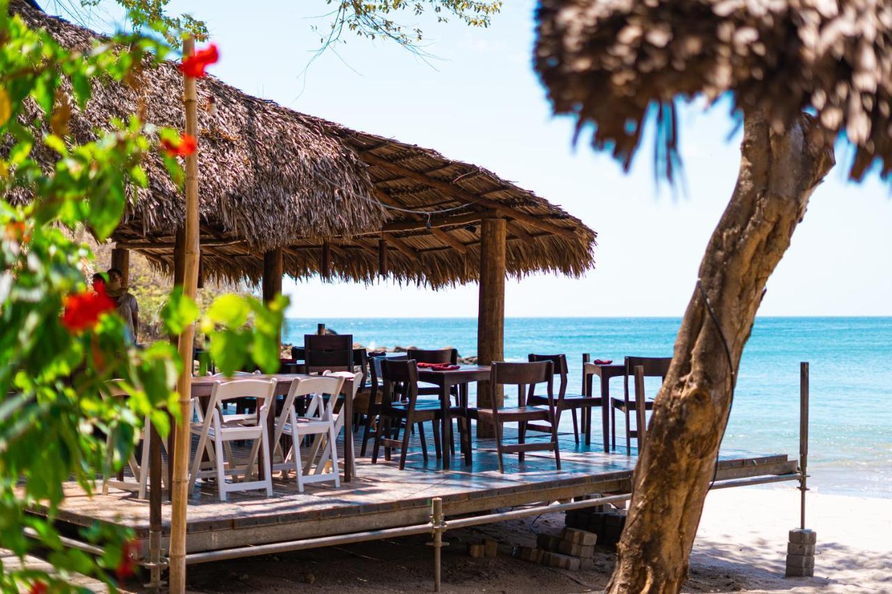 Aqua Oceanfront Hotel Resort El Gigante Exterior photo